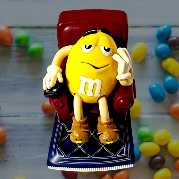 Vtg 1990's M&M's "La-Z-Boy" Yellow M Reclining In Chair TV Remote Candy Dispense - Picture 1 of 8